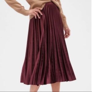 Banana Republic pleated velvet midi skirt